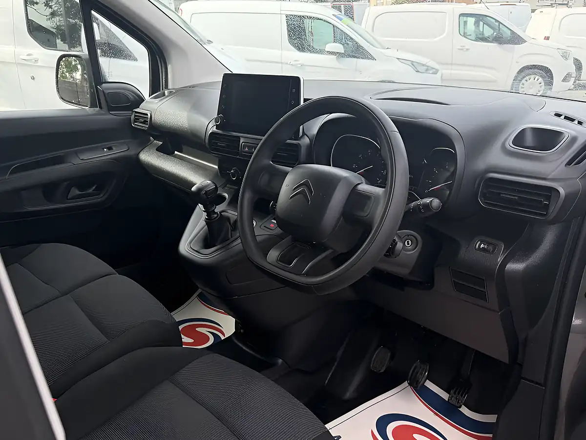 Used 2023 Citroen Berlingo Enterprise Edition Grey - Interior and Exterior details 12
