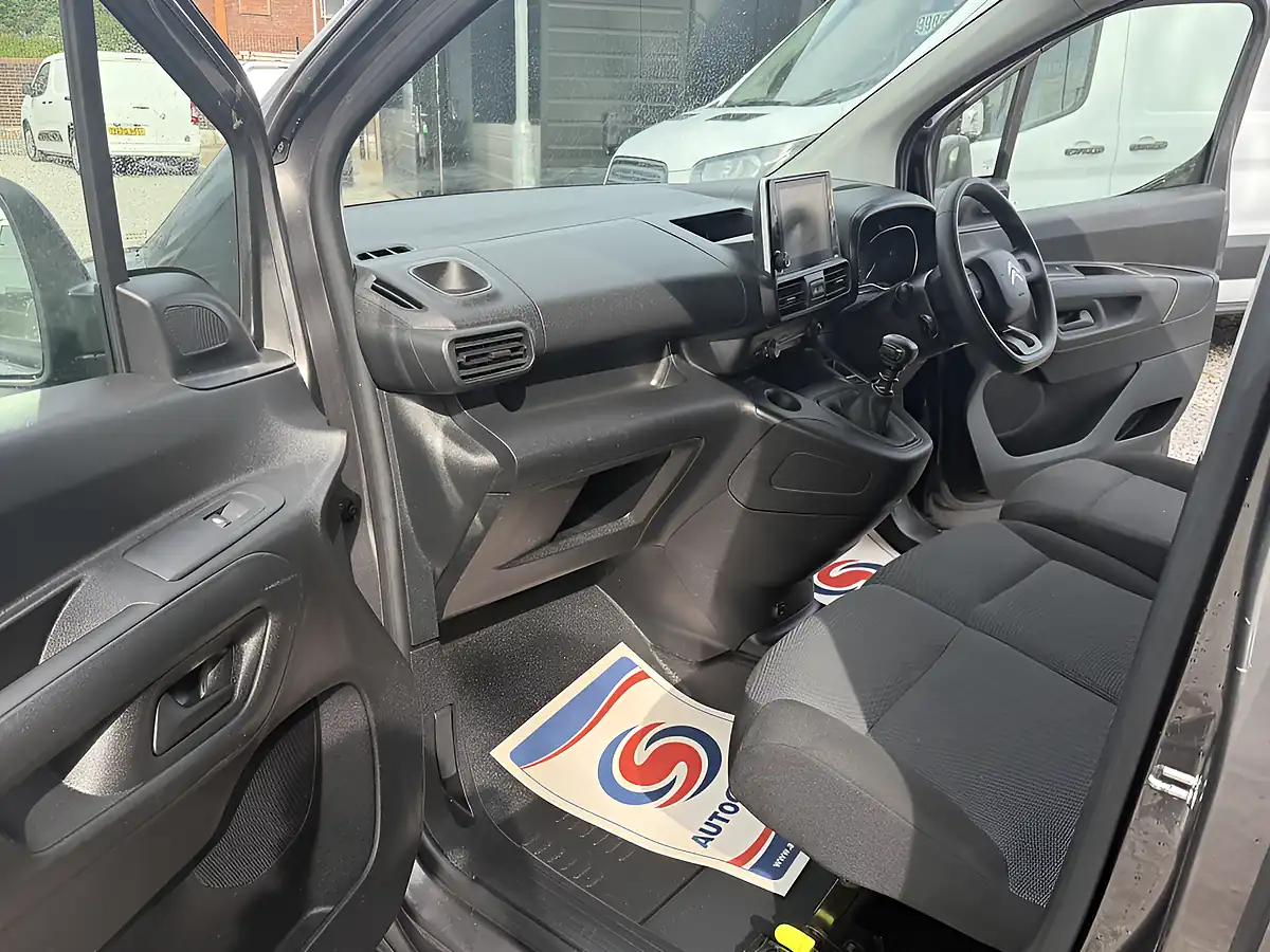 Used 2023 Citroen Berlingo Enterprise Edition Grey - Interior and Exterior details 17