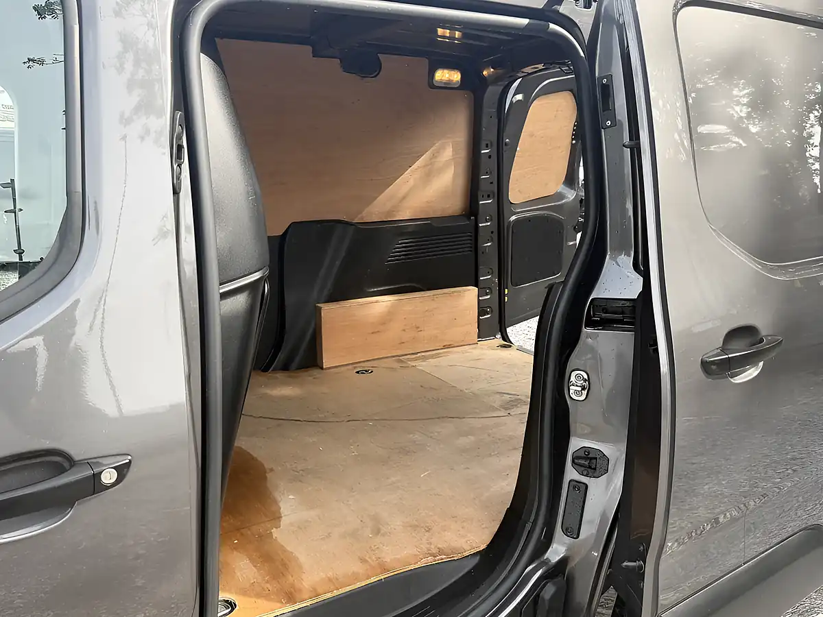 Used 2023 Citroen Berlingo Enterprise Edition Grey - Interior and Exterior details 19