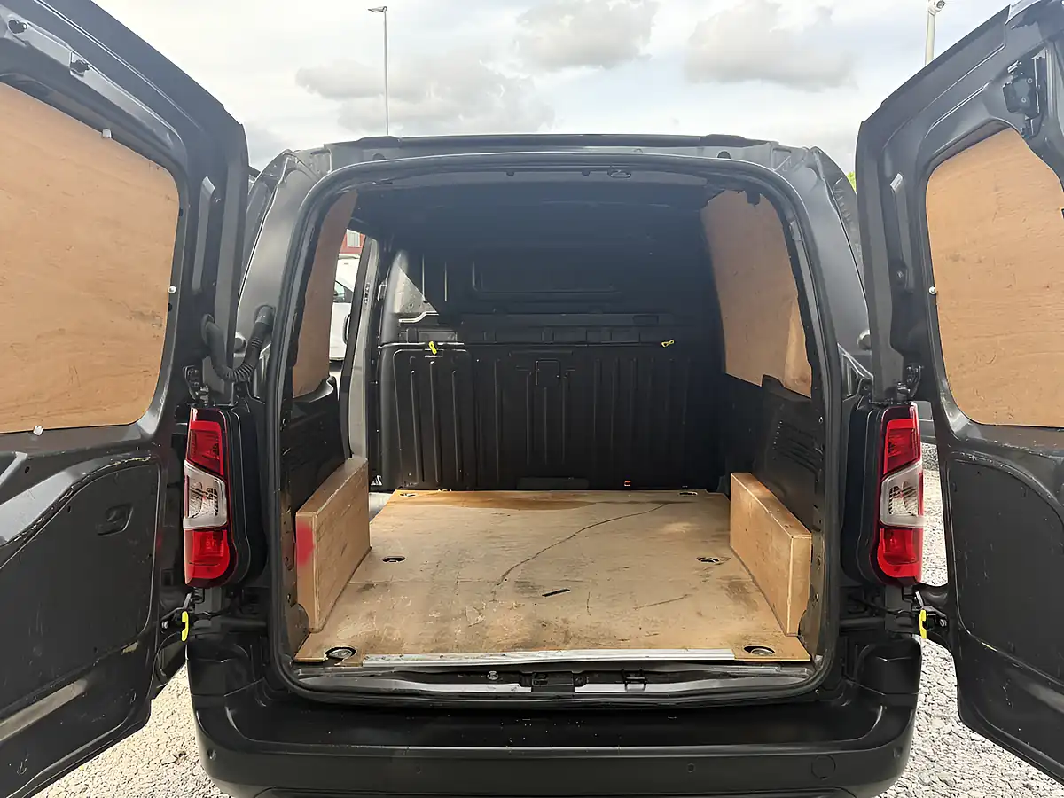 Used 2023 Citroen Berlingo Enterprise Edition Grey - Interior and Exterior details 20
