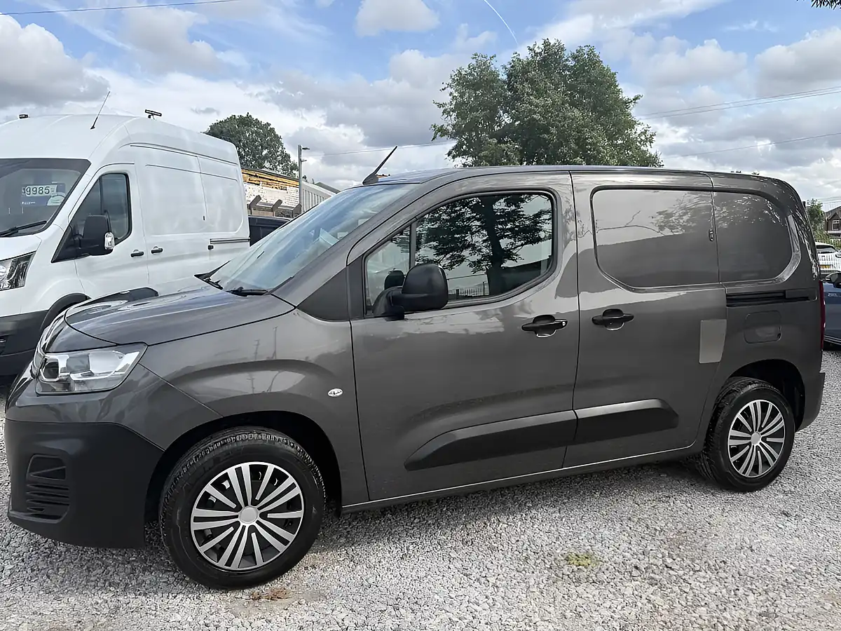 Used 2023 Citroen Berlingo Enterprise Edition Grey - Interior and Exterior details 5