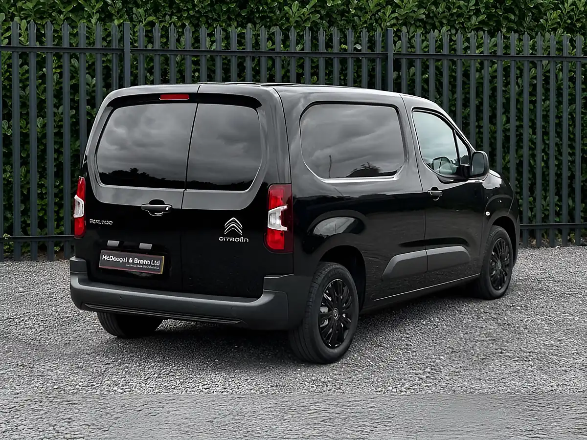 Used 2023 Citroen Berlingo Enterprise Edition M Black - Interior and Exterior details 10