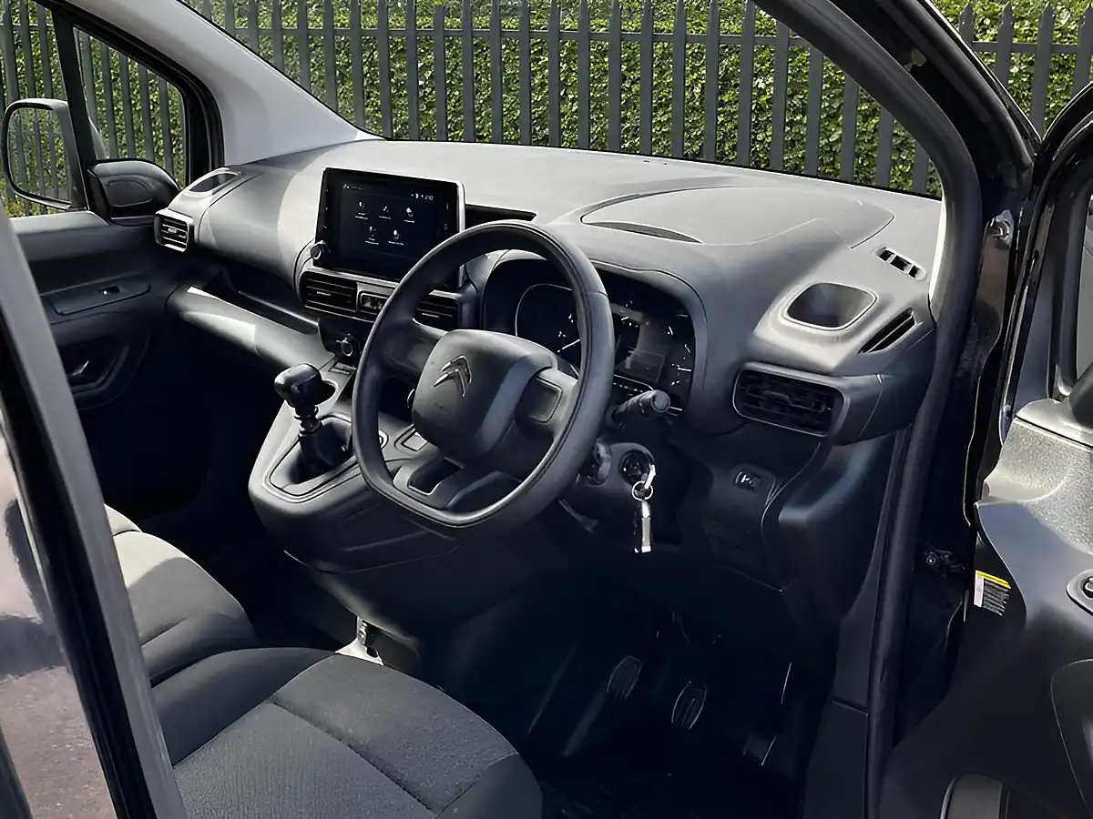 Used 2023 Citroen Berlingo Enterprise Edition M Black - Interior and Exterior details 14