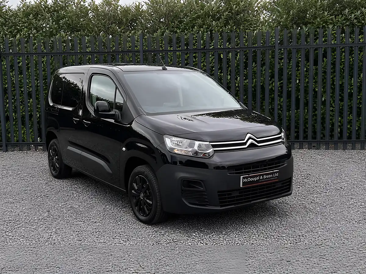 Used 2023 Citroen Berlingo Enterprise Edition M Black - Interior and Exterior details 5