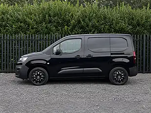 Used 2023 Citroen Berlingo Enterprise Edition M Black - Interior and Exterior details 6