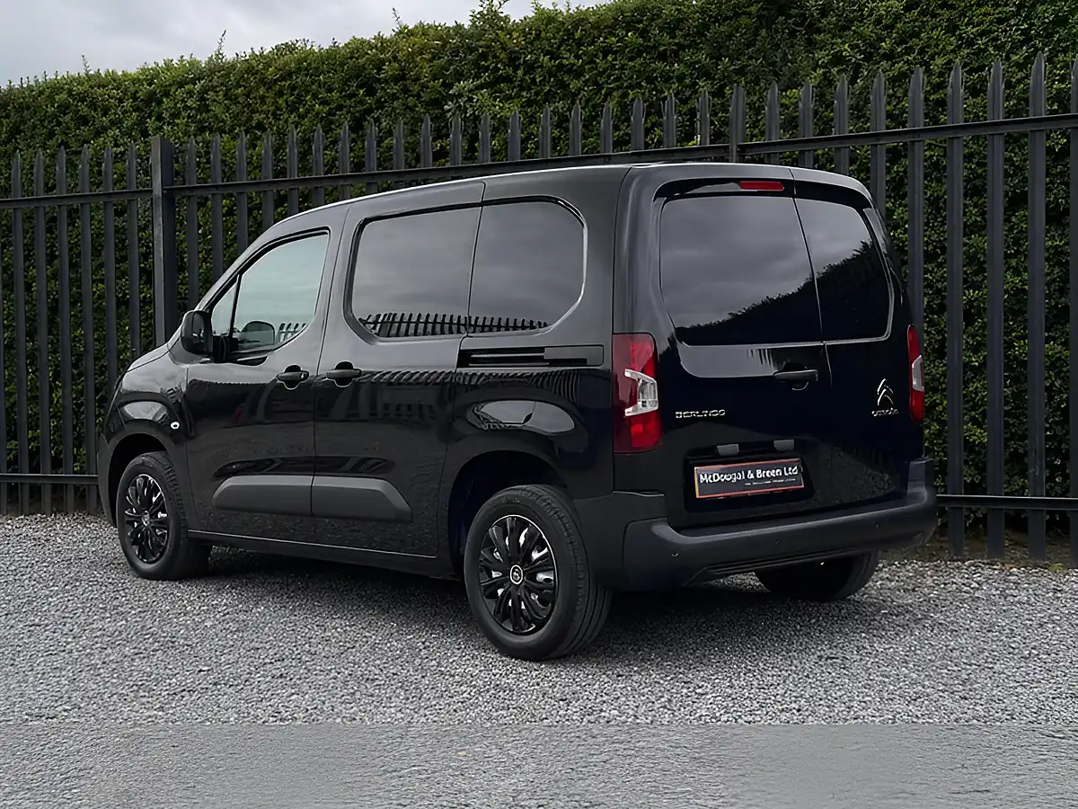 Used 2023 Citroen Berlingo Enterprise Edition M Black - Interior and Exterior details 8