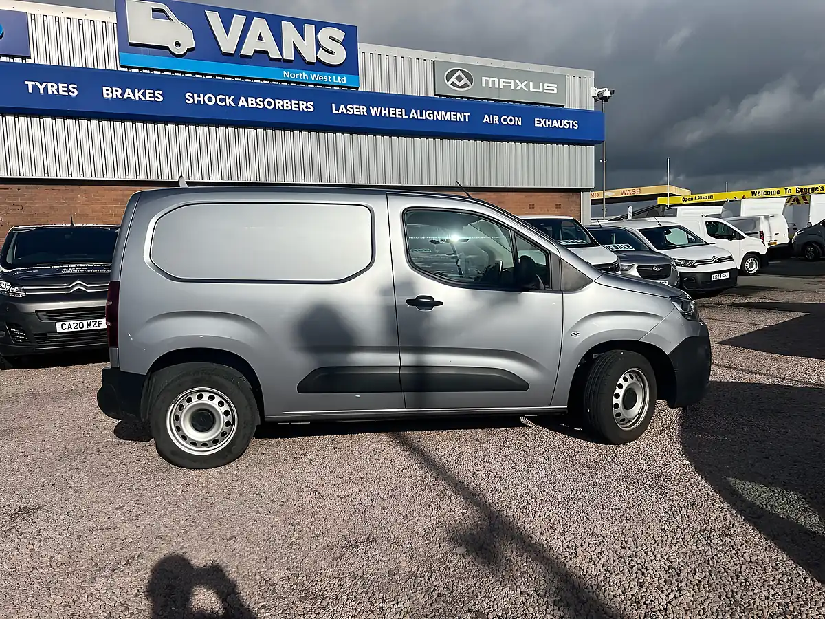 Used 2023 Citroen Berlingo Enterprise Edition M Grey Artense - Interior and Exterior details 5