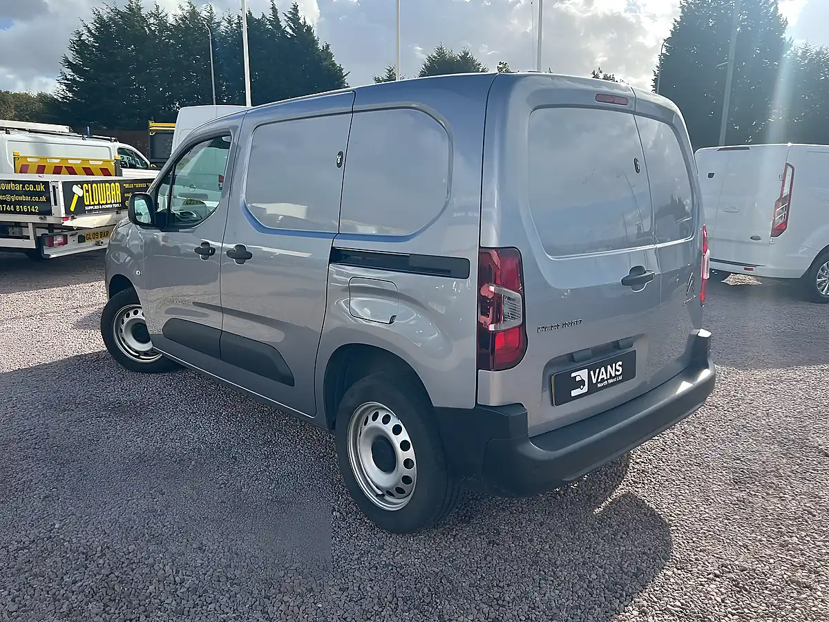Used 2023 Citroen Berlingo Enterprise Edition M Grey Artense - Interior and Exterior details 8