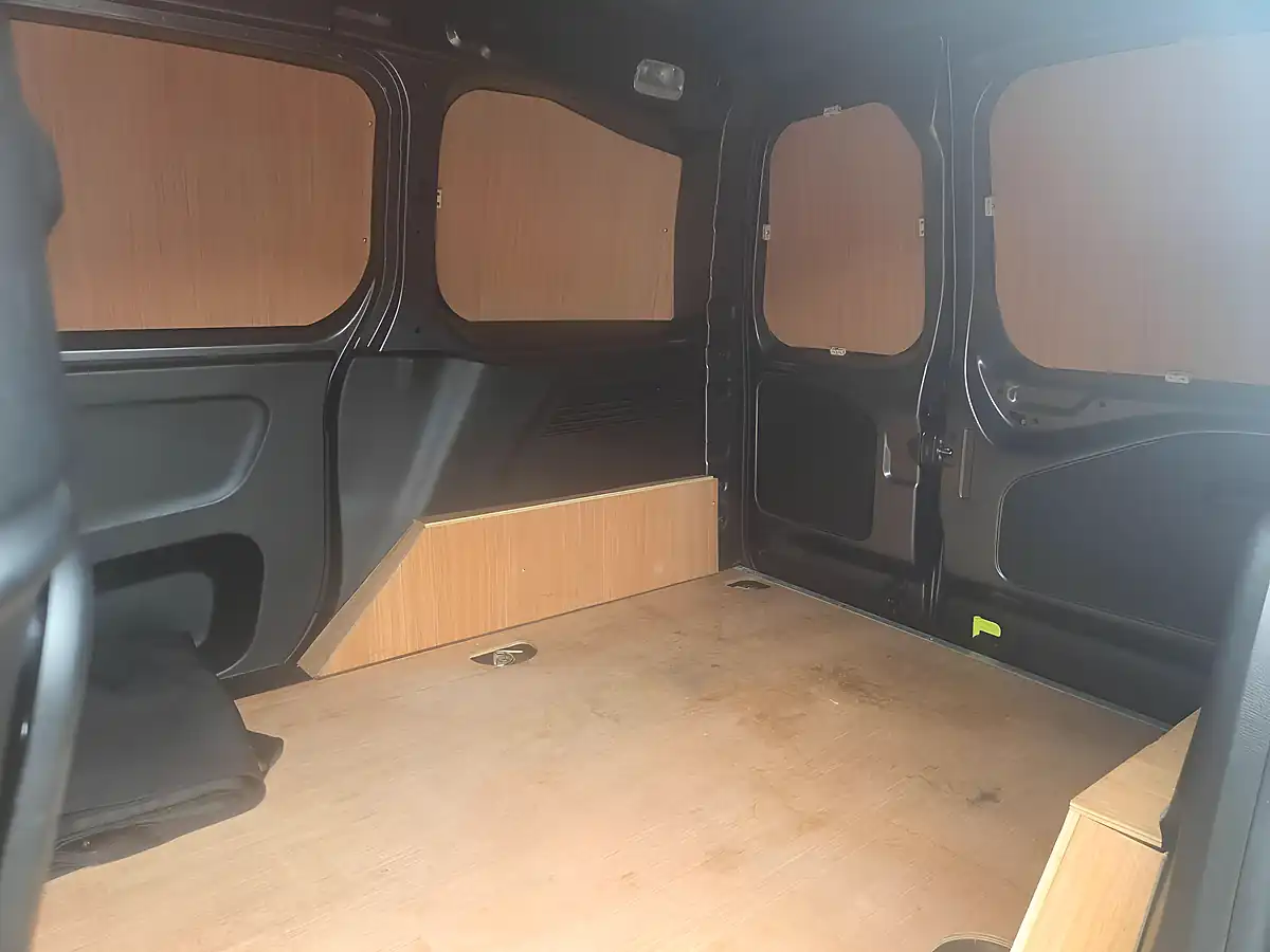 Used 2023 Citroen Berlingo Enterprise Edition M Grey - Interior and Exterior details 10
