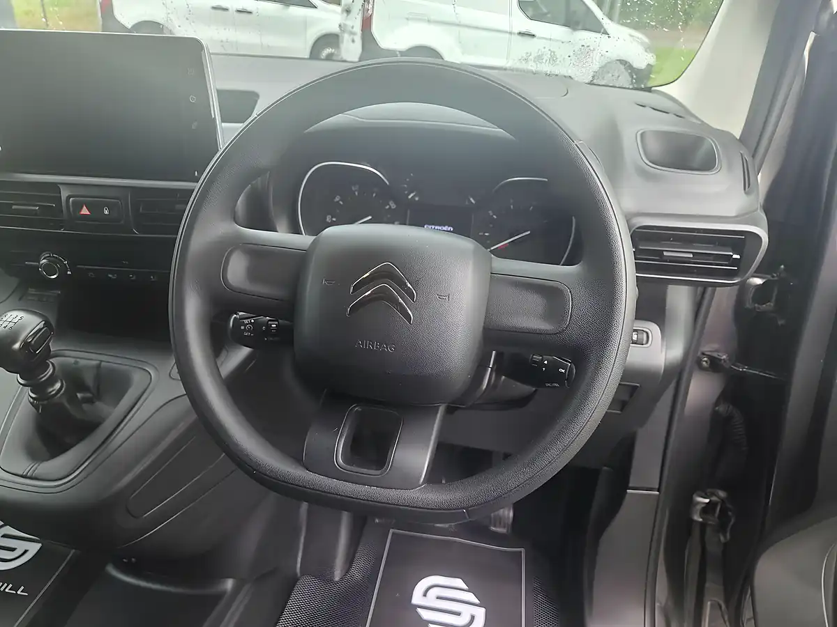 Used 2023 Citroen Berlingo Enterprise Edition M Grey - Interior and Exterior details 15