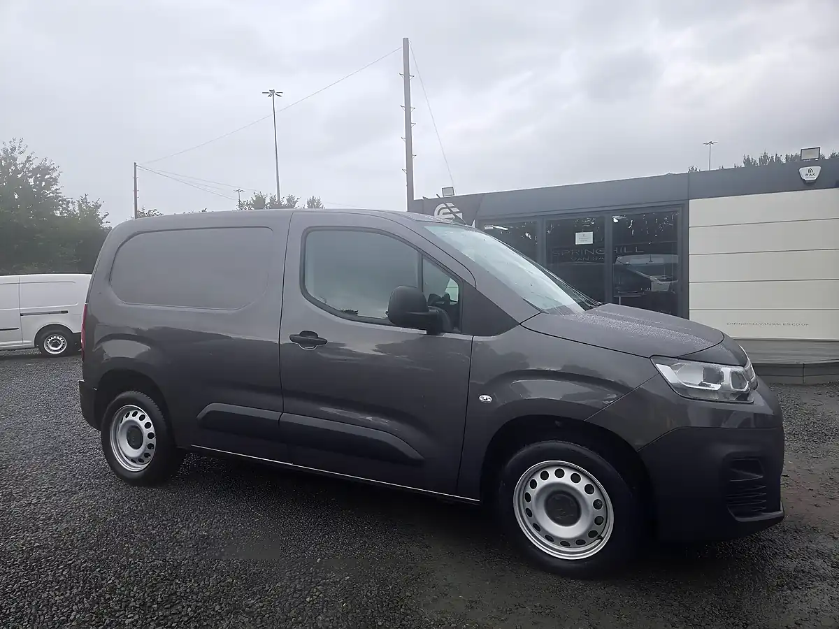 Used 2023 Citroen Berlingo Enterprise Edition M Grey - Interior and Exterior details 2