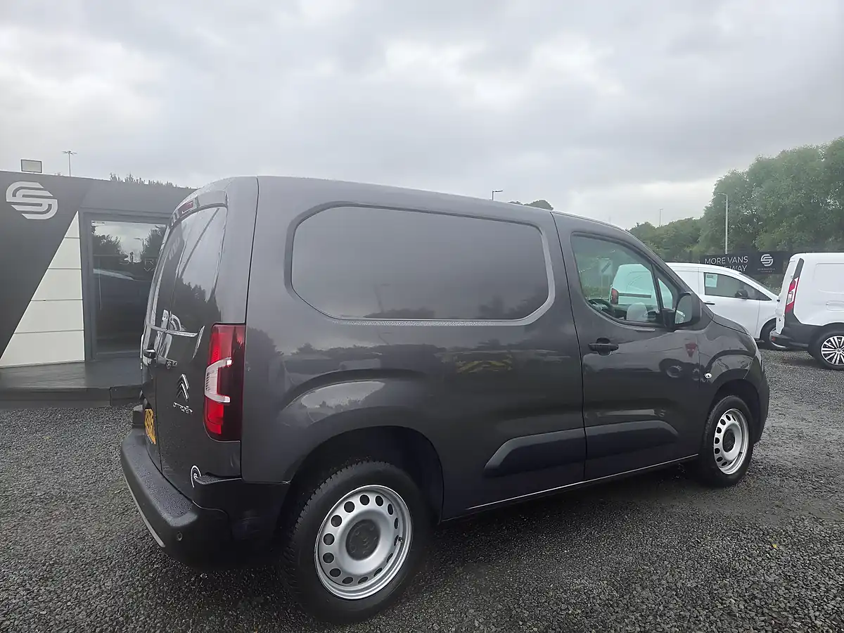 Used 2023 Citroen Berlingo Enterprise Edition M Grey - Interior and Exterior details 4