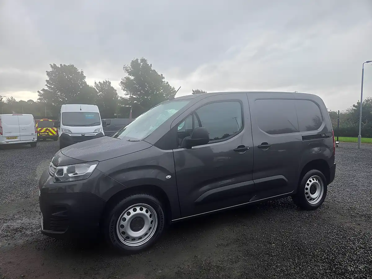 Used 2023 Citroen Berlingo Enterprise Edition M Grey - Interior and Exterior details 7