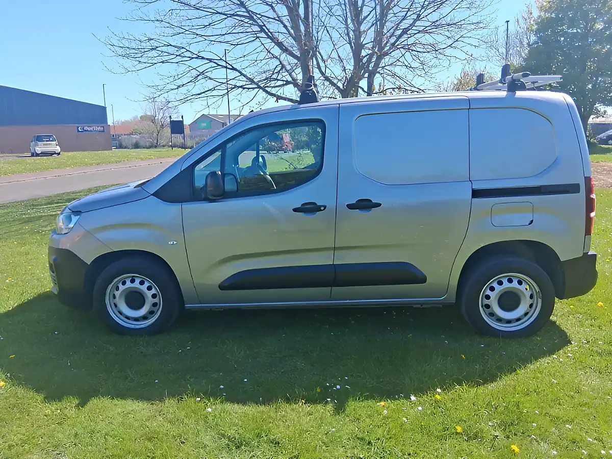 Used 2023 Citroen Berlingo Enterprise Edition M Grey - Interior and Exterior details 2