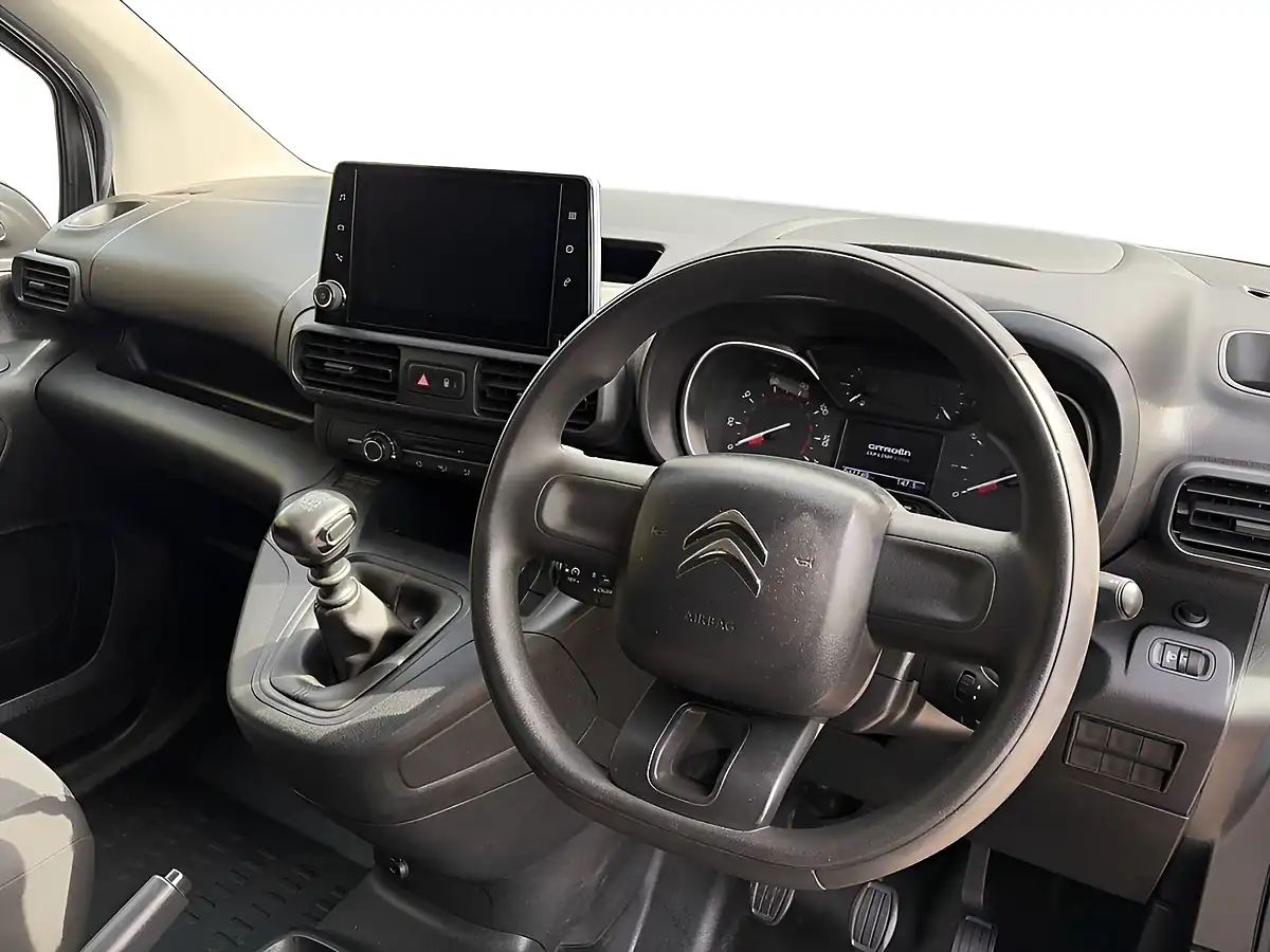 Used 2023 Citroen Berlingo Enterprise Edition M Icy White - Interior and Exterior details 13