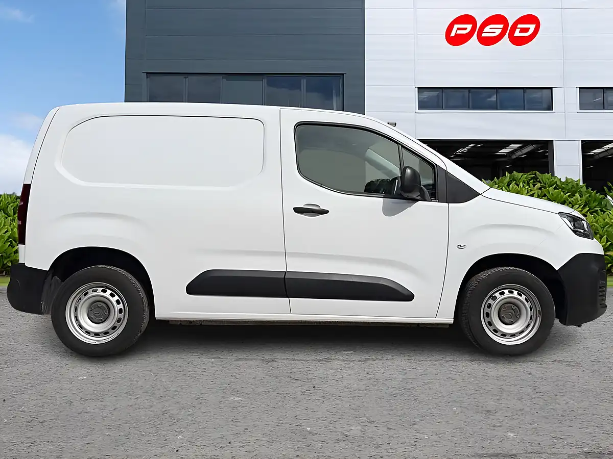 Used 2023 Citroen Berlingo Enterprise Edition M Icy White - Interior and Exterior details 8