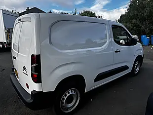 Used 2023 Citroen Berlingo Enterprise Edition M Icy White - Interior and Exterior details 10