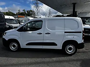 Used 2023 Citroen Berlingo Enterprise Edition M Icy White - Interior and Exterior details 3