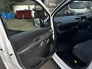 Used 2023 Citroen Berlingo Enterprise Edition M Icy White - Interior and Exterior details 4