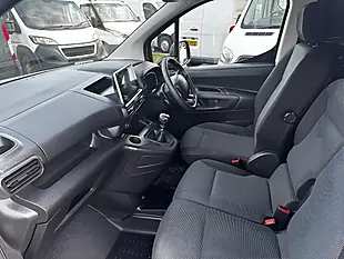 Used 2023 Citroen Berlingo Enterprise Edition M Icy White - Interior and Exterior details 5