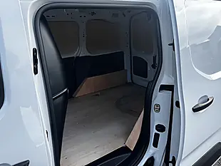 Used 2023 Citroen Berlingo Enterprise Edition M Icy White - Interior and Exterior details 7