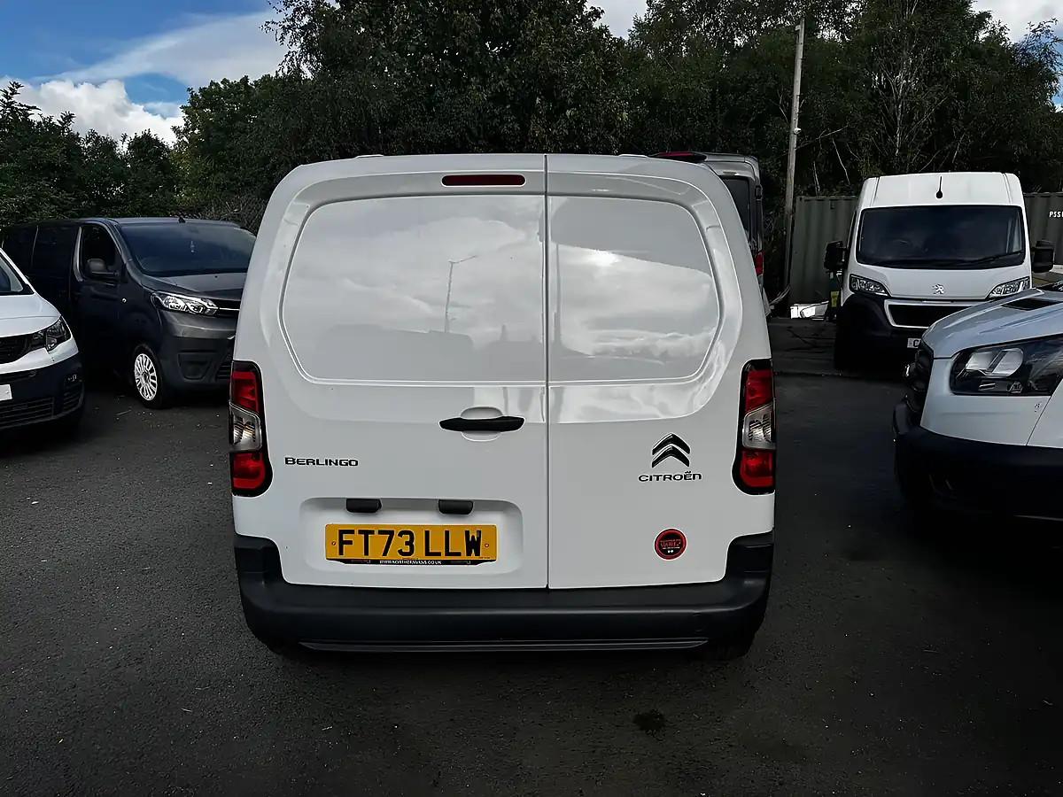 Used 2023 Citroen Berlingo Enterprise Edition M Icy White - Interior and Exterior details 8