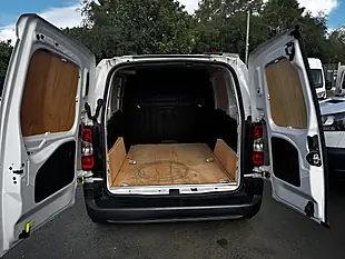 Used 2023 Citroen Berlingo Enterprise Edition M Icy White - Interior and Exterior details 9