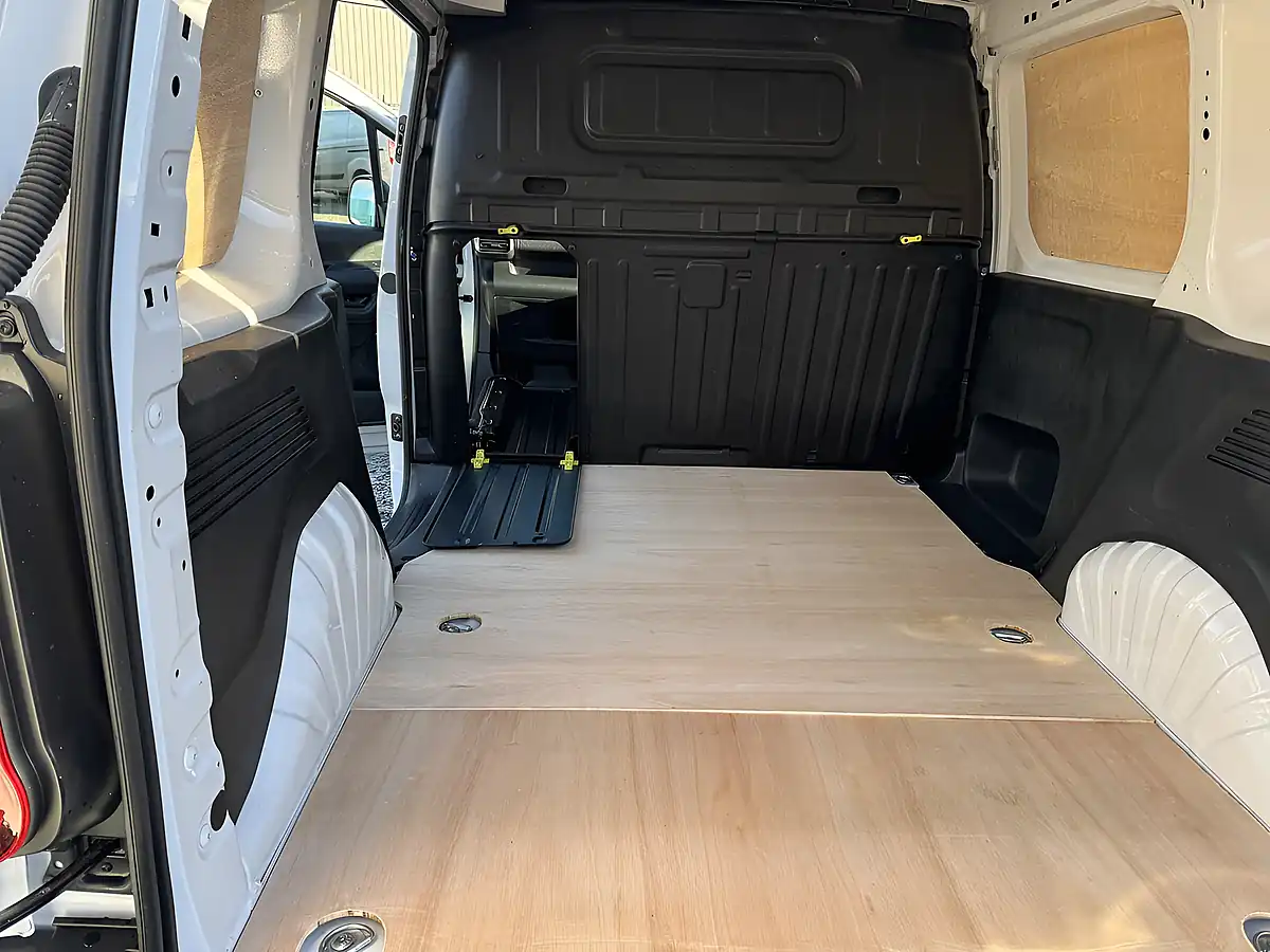 Used 2023 Citroen Berlingo Enterprise Edition M Icy White - Interior and Exterior details 13