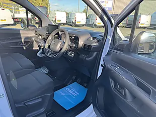 Used 2023 Citroen Berlingo Enterprise Edition M Icy White - Interior and Exterior details 15