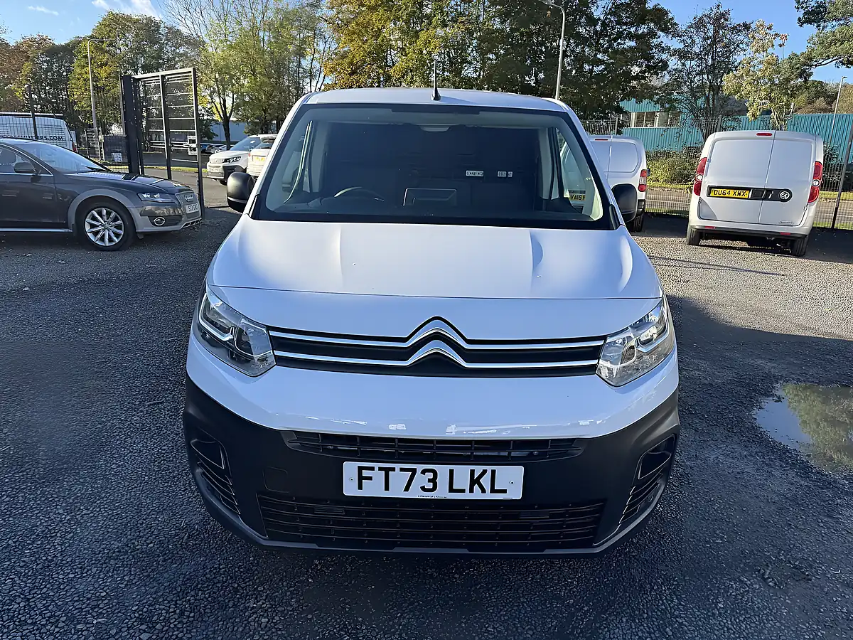 Used 2023 Citroen Berlingo Enterprise Edition M Icy White - Interior and Exterior details 2