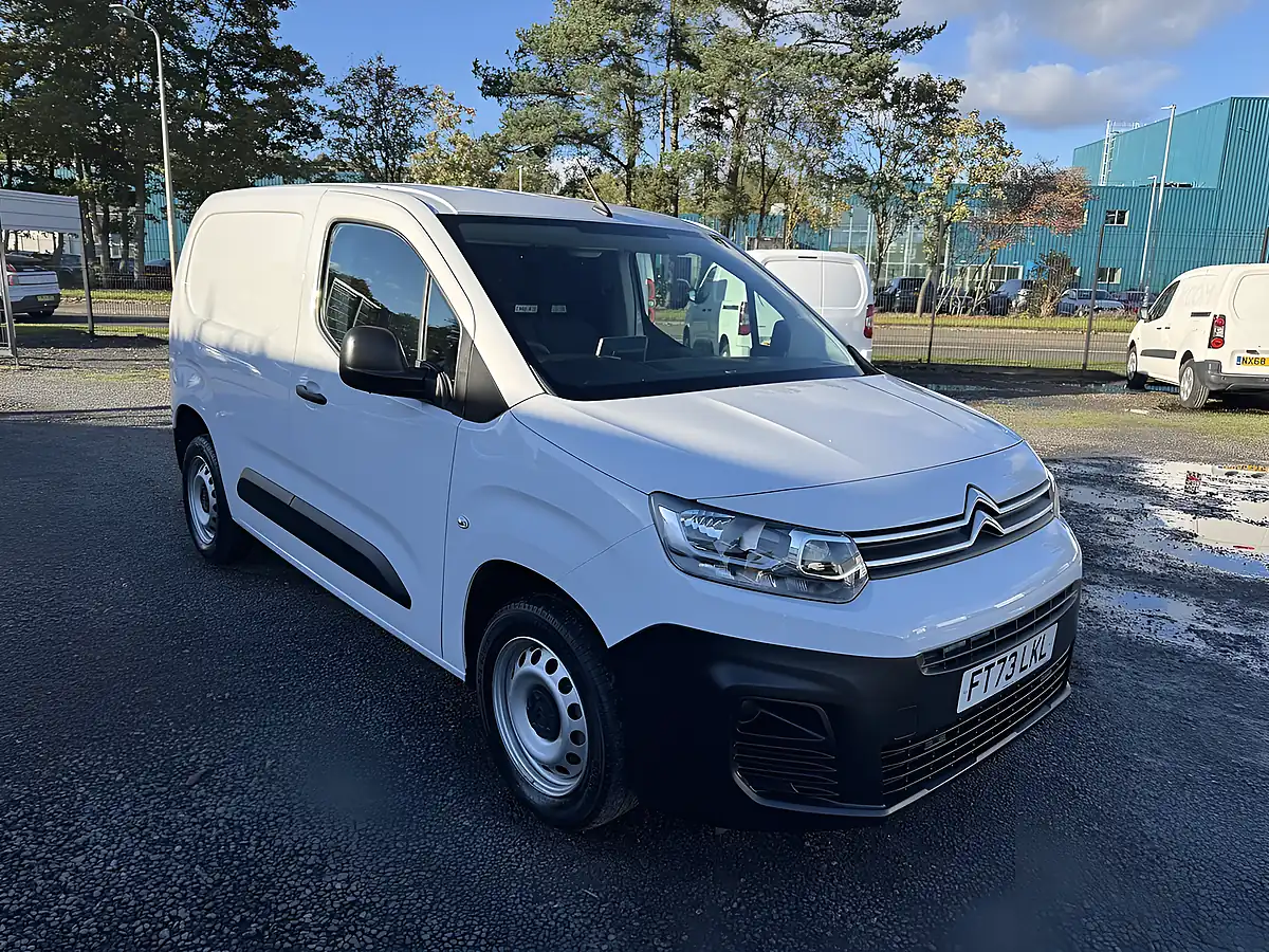 Used 2023 Citroen Berlingo Enterprise Edition M Icy White - Interior and Exterior details 3