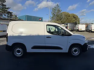 Used 2023 Citroen Berlingo Enterprise Edition M Icy White - Interior and Exterior details 4