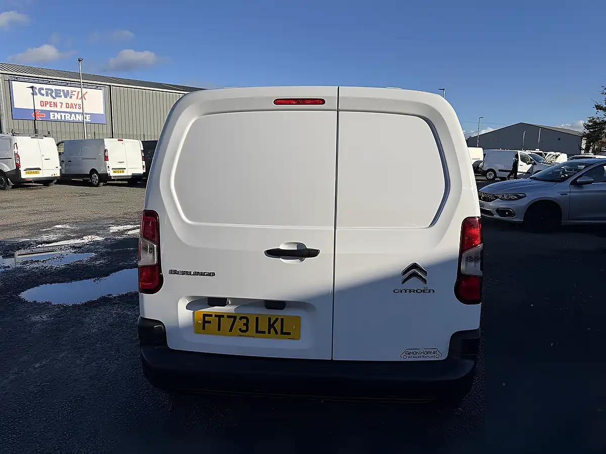 Used 2023 Citroen Berlingo Enterprise Edition M Icy White - Interior and Exterior details 6