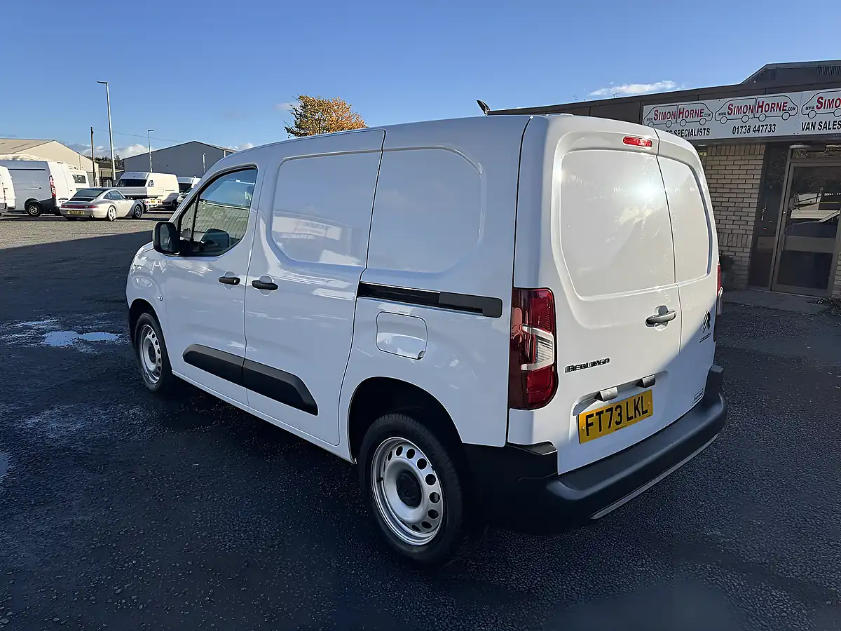Used 2023 Citroen Berlingo Enterprise Edition M Icy White - Interior and Exterior details 7