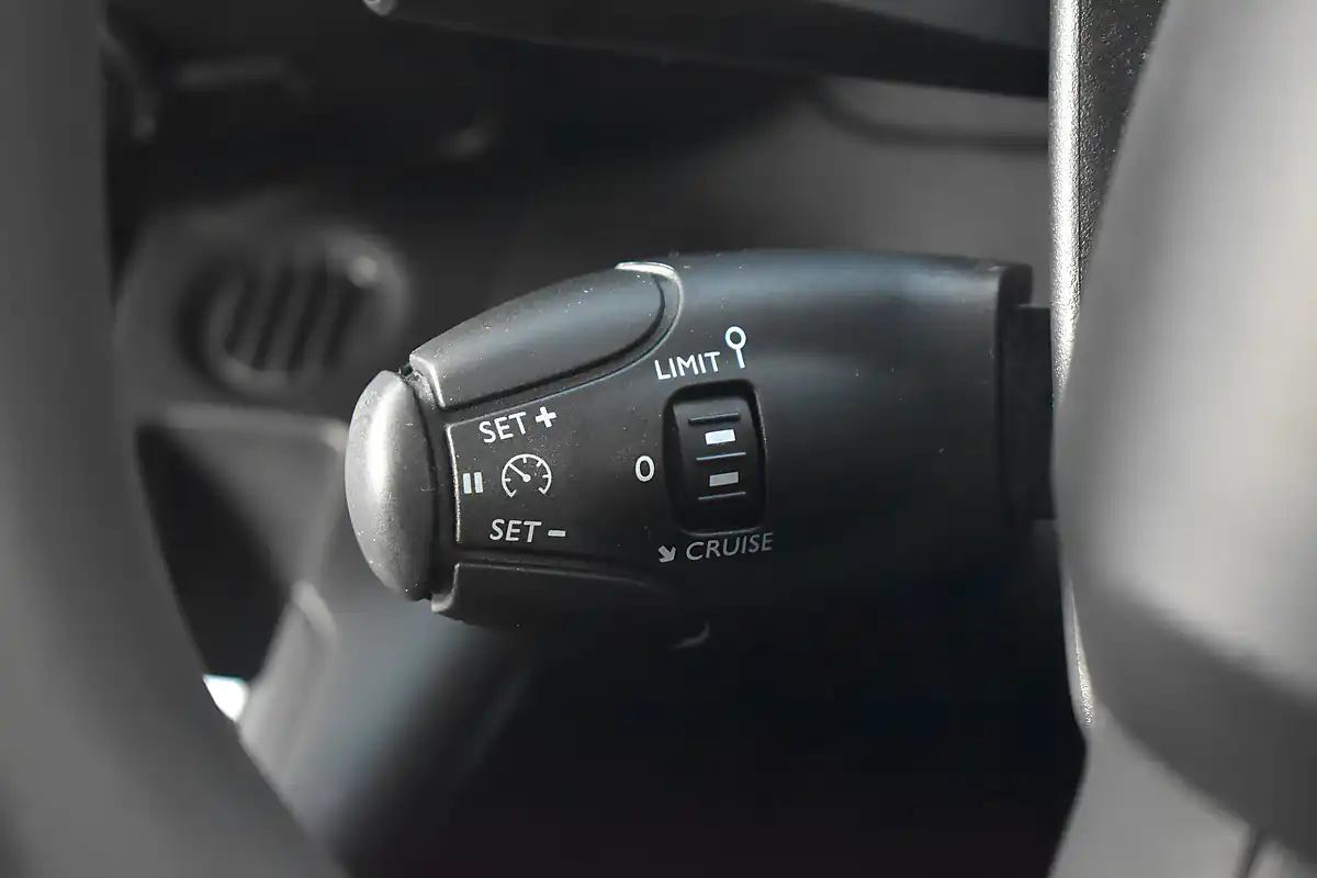 Used 2023 Citroen Berlingo Enterprise Edition M Platinum Grey - Interior and Exterior details 15