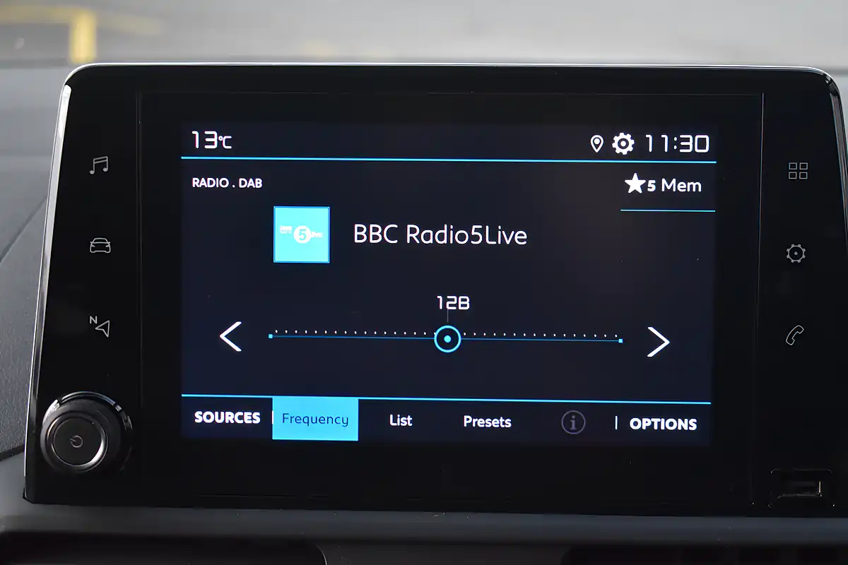 Used 2023 Citroen Berlingo Enterprise Edition M Platinum Grey - Interior and Exterior details 16
