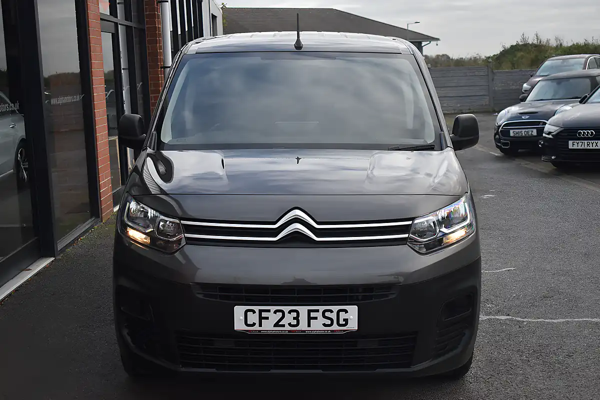 Used 2023 Citroen Berlingo Enterprise Edition M Platinum Grey - Interior and Exterior details 3
