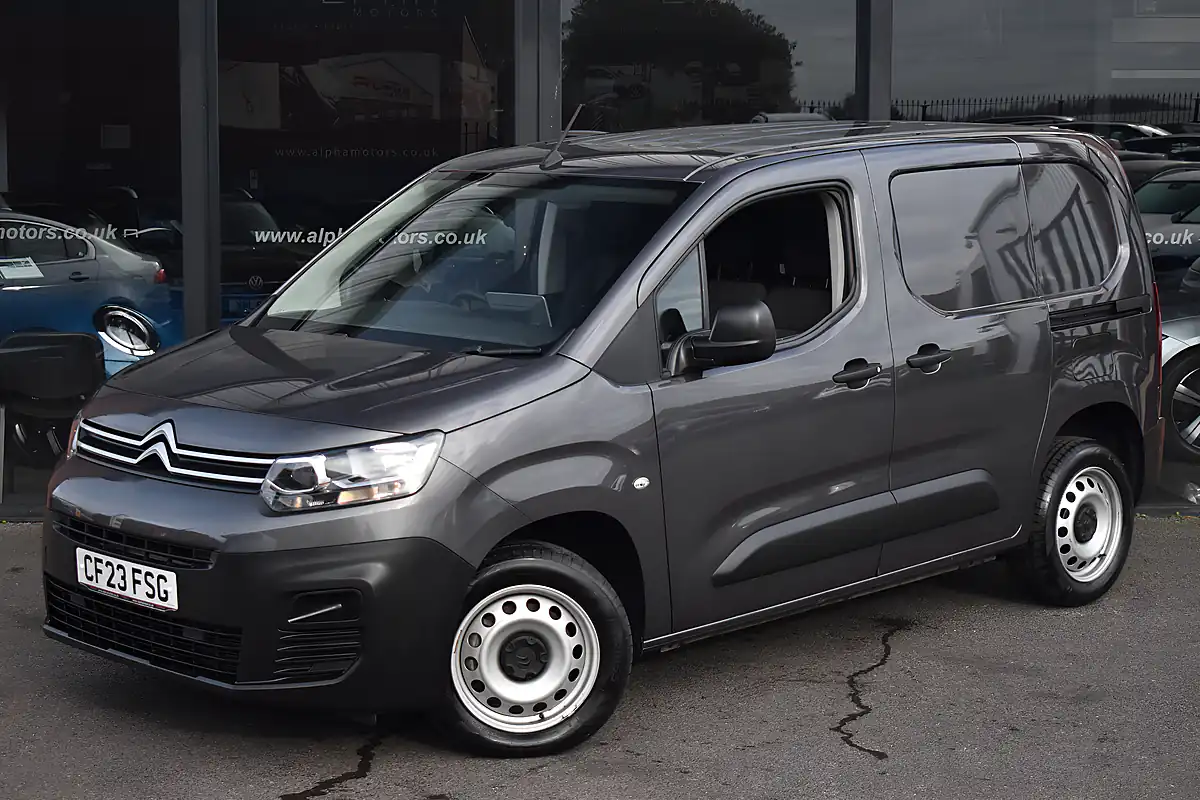 Used 2023 Citroen Berlingo Enterprise Edition M Platinum Grey - Interior and Exterior details 4