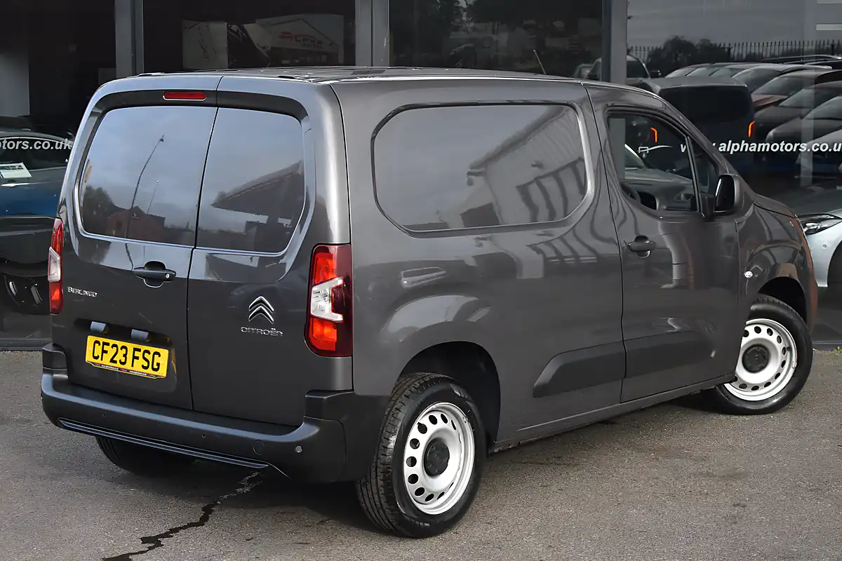 Used 2023 Citroen Berlingo Enterprise Edition M Platinum Grey - Interior and Exterior details 5
