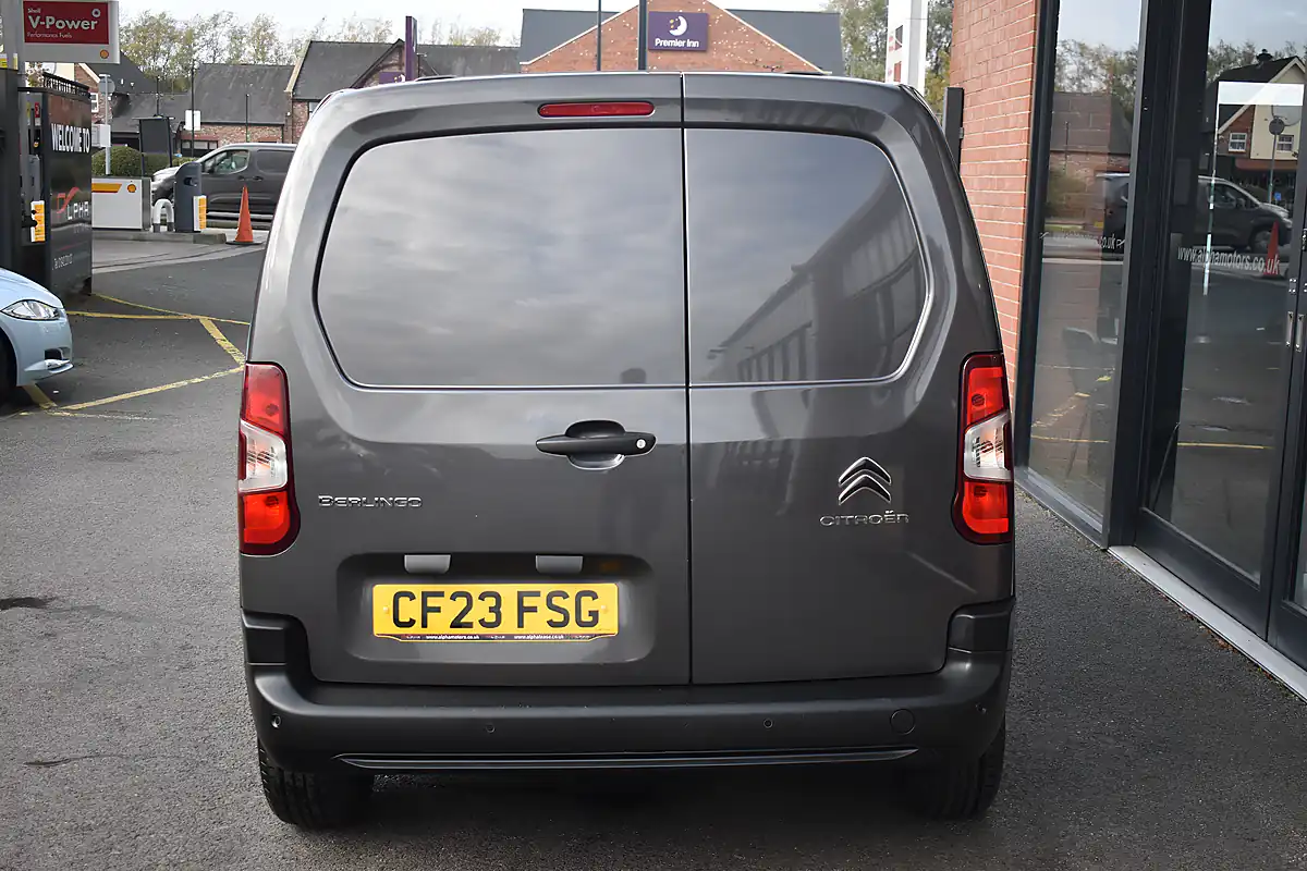 Used 2023 Citroen Berlingo Enterprise Edition M Platinum Grey - Interior and Exterior details 6