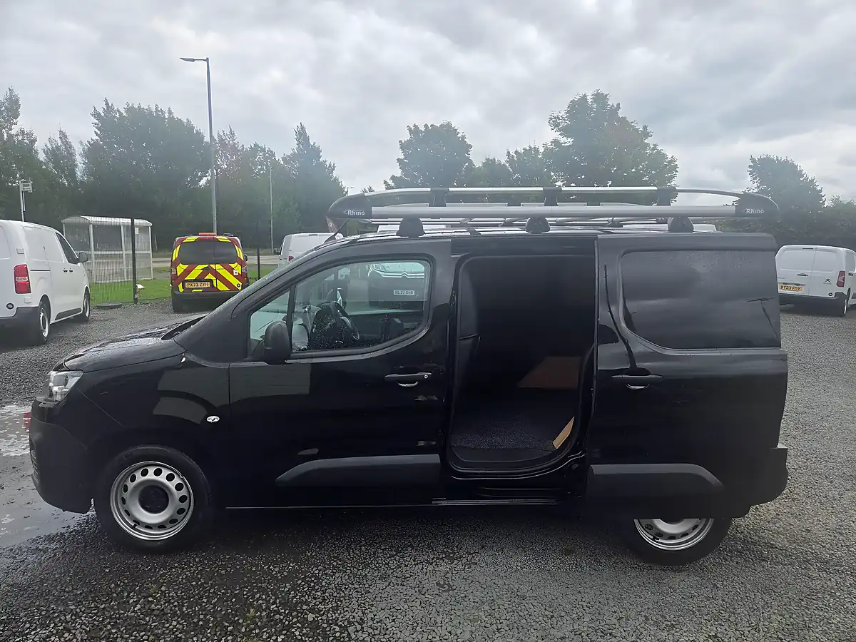 Used 2023 Citroen Berlingo Enterprise Edition M Swb Black - Interior and Exterior details 9