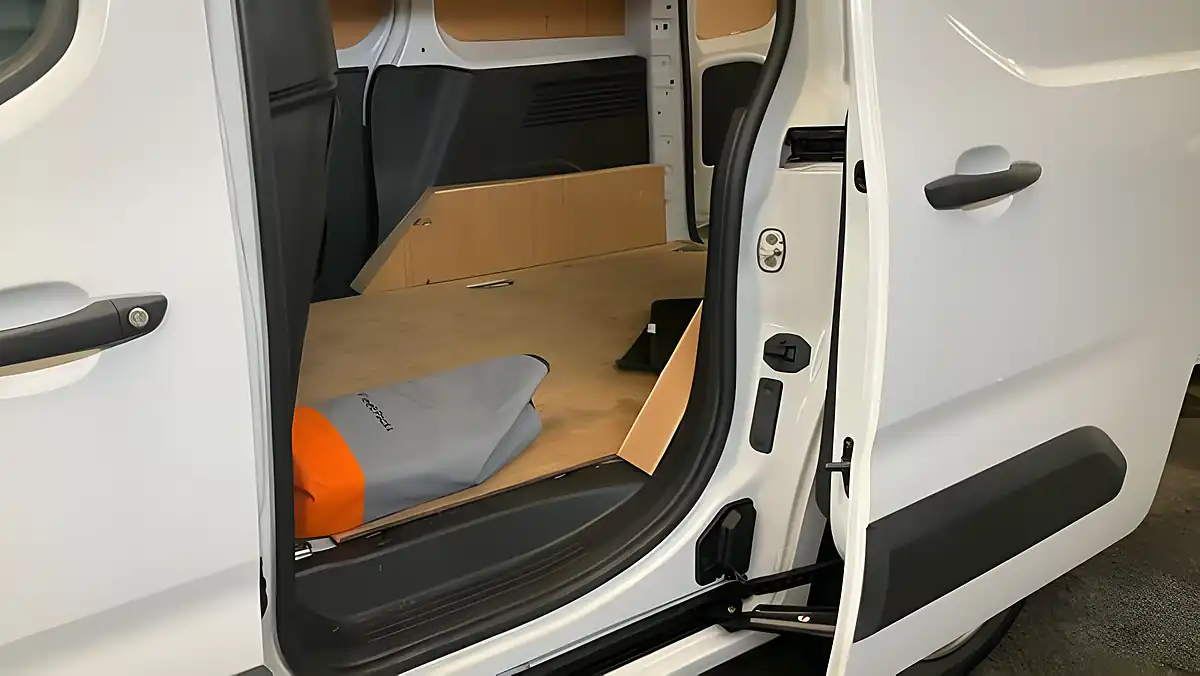 Used 2023 Citroen Berlingo Enterprise Edition M Swb White - Interior and Exterior details 10
