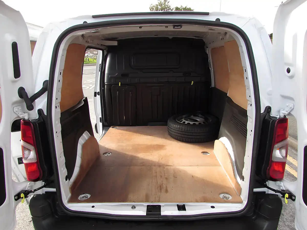 Used 2023 Citroen Berlingo Enterprise Edition M Swb White - Interior and Exterior details 12