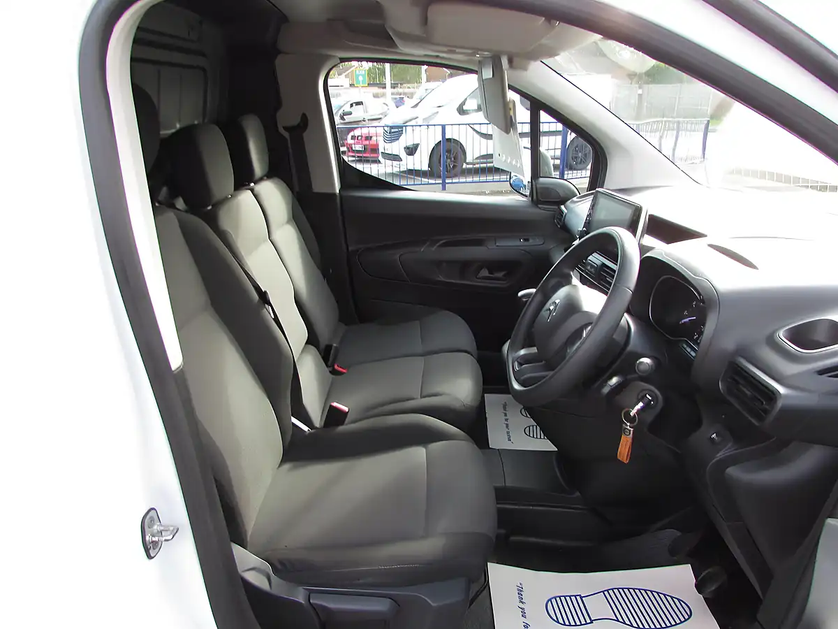 Used 2023 Citroen Berlingo Enterprise Edition M Swb White - Interior and Exterior details 13