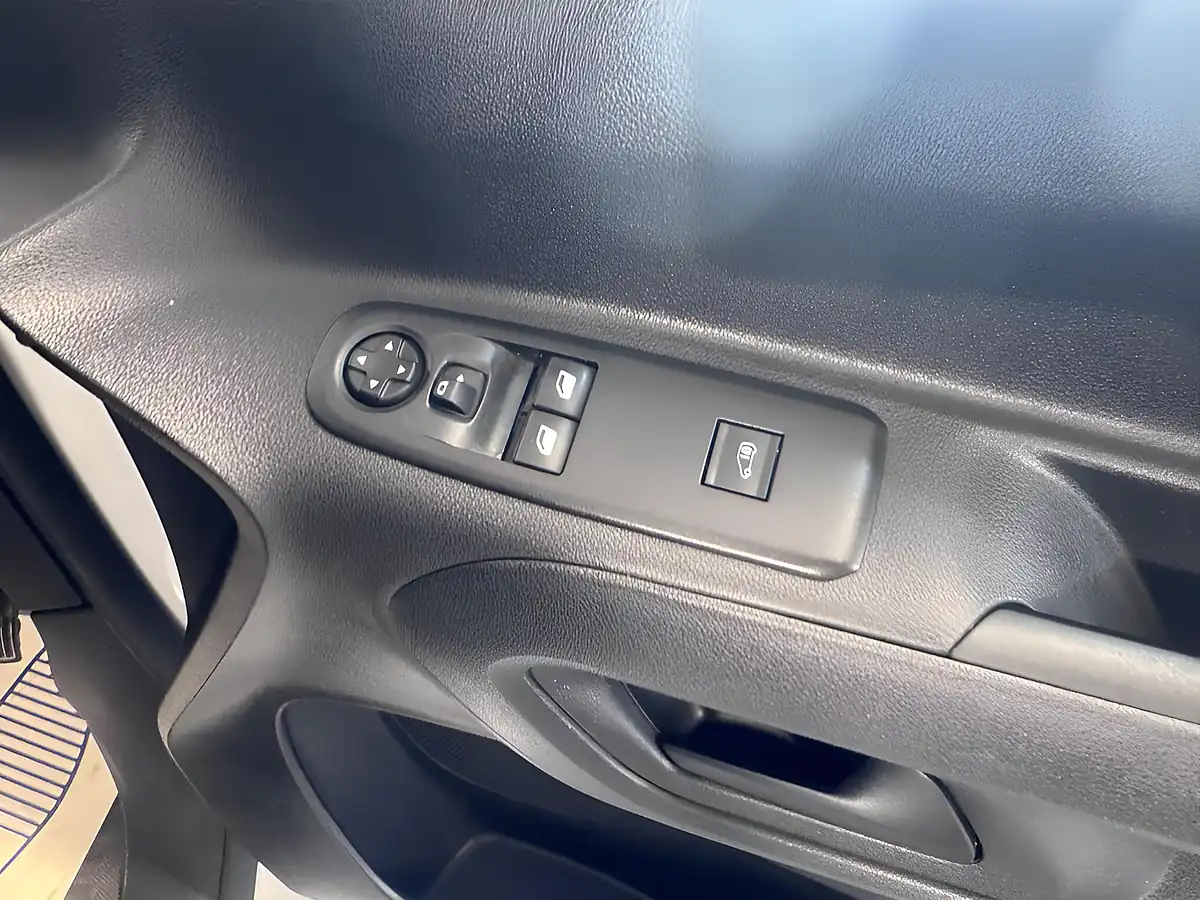 Used 2023 Citroen Berlingo Enterprise Edition M White - Interior and Exterior details 17