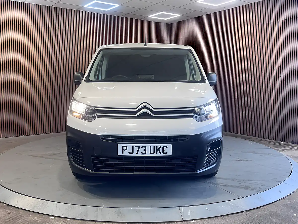 Used 2023 Citroen Berlingo Enterprise Edition M White - Interior and Exterior details 3