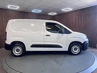Used 2023 Citroen Berlingo Enterprise Edition M White - Interior and Exterior details 4