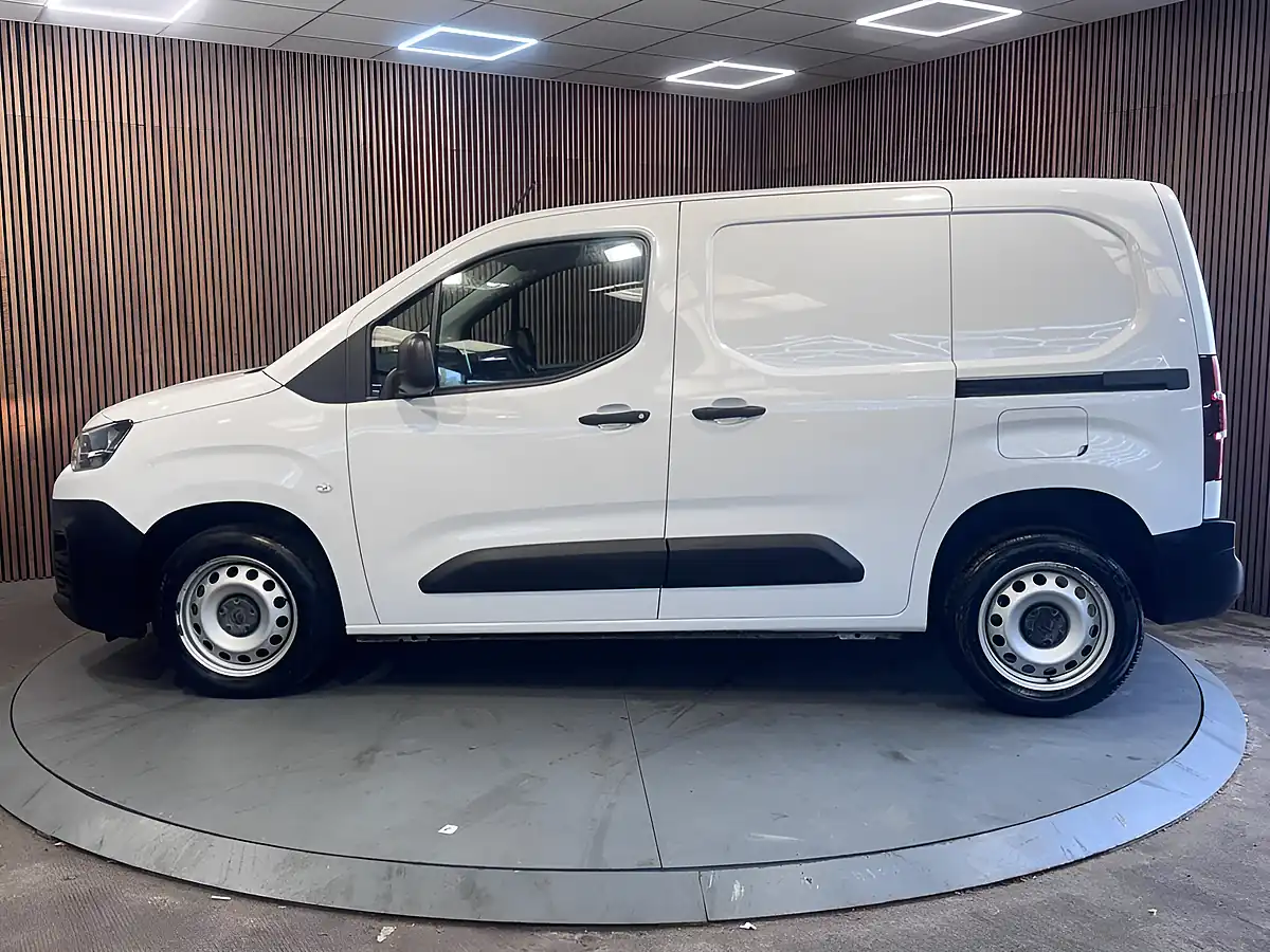 Used 2023 Citroen Berlingo Enterprise Edition M White - Interior and Exterior details 7