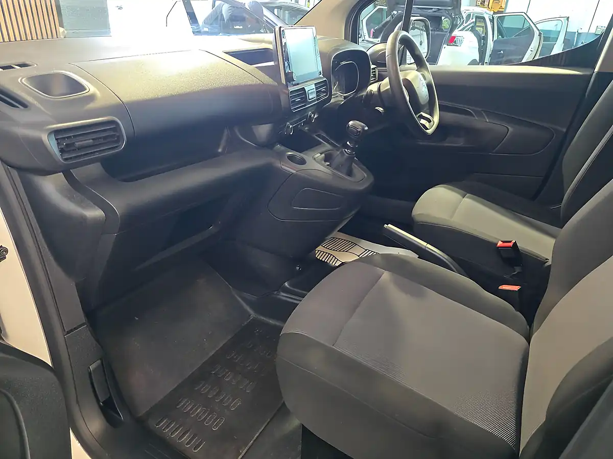 Used 2023 Citroen Berlingo Enterprise Edition M White - Interior and Exterior details 19