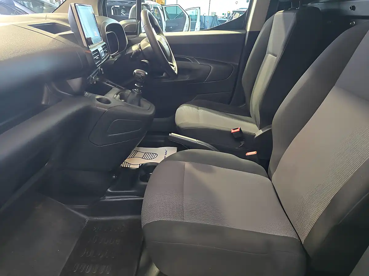 Used 2023 Citroen Berlingo Enterprise Edition M White - Interior and Exterior details 20